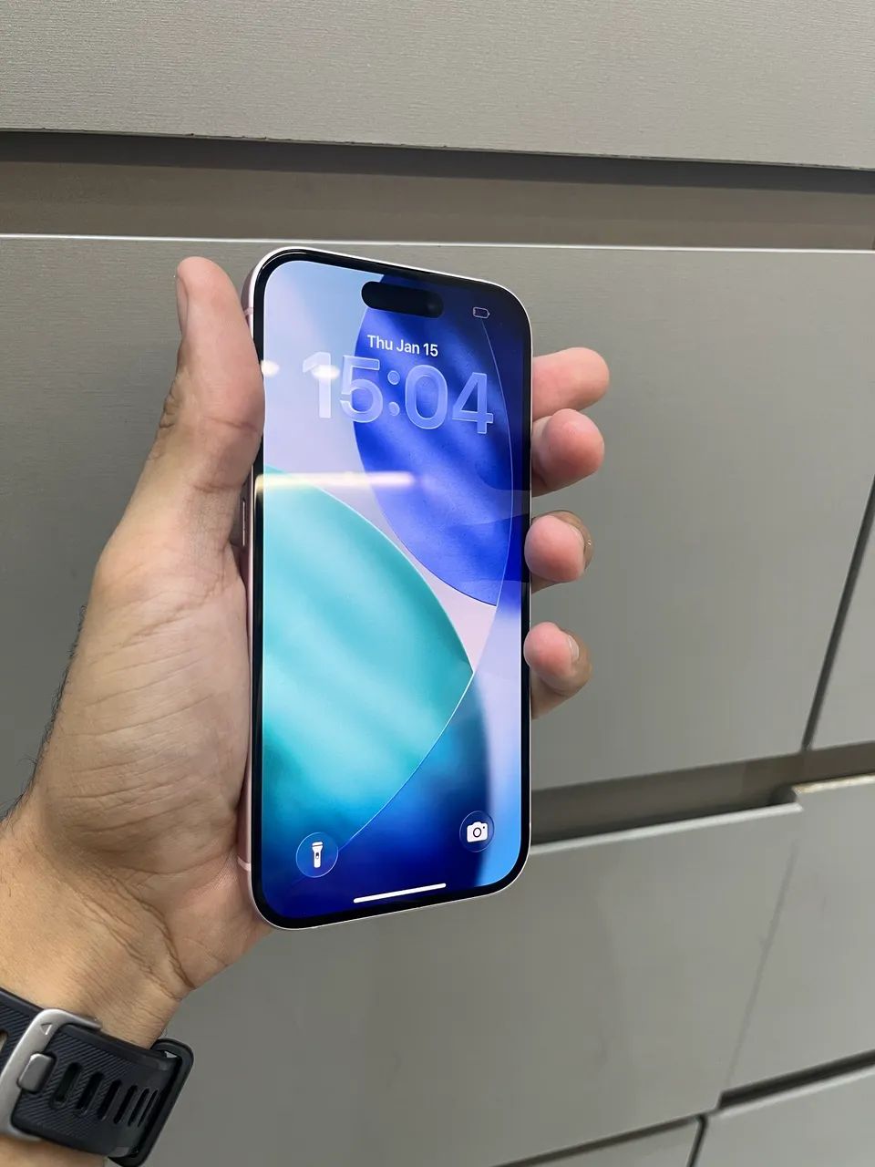  iPhone 15 Rosa - 128GB  - Foto 4