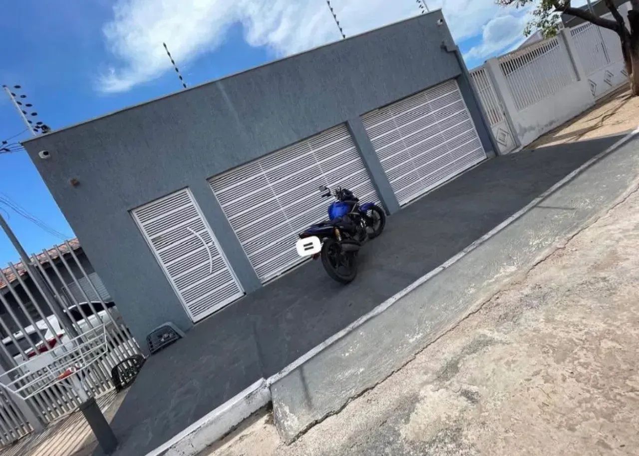 CASA COND. SÁVIO BRANDÃO, 3 QUARTOS 2 SUÍTES, ESCRITÓRIO E CHURRASQUEIRA, C/ REFORMAS E AR - Foto 2