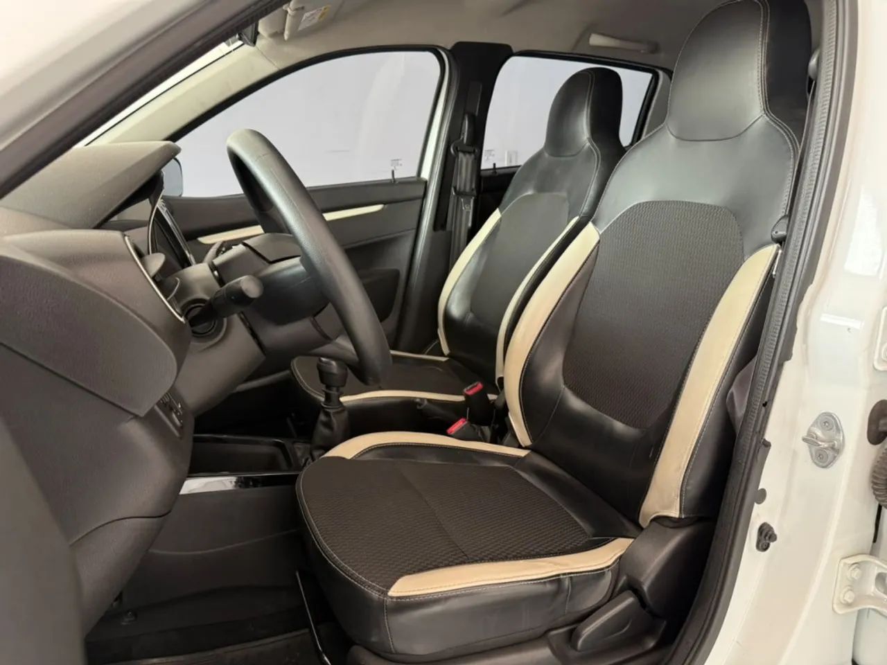 Renault Kwid 1.0 Intense 2018 - Foto 3