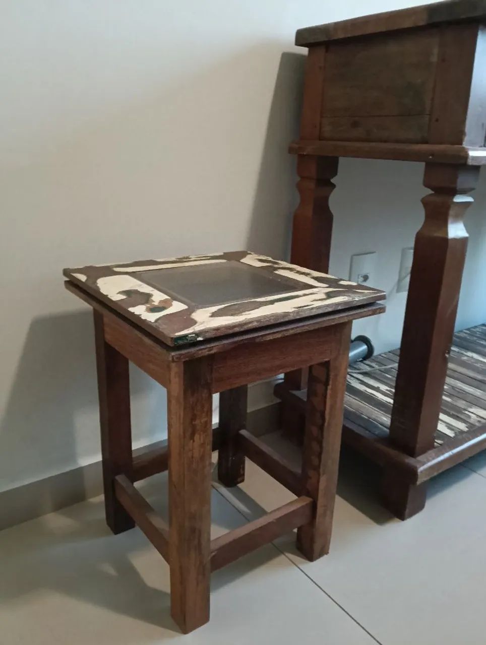 Lindo conj. Aparador e Bancos Madeira Maciça! - Foto 4
