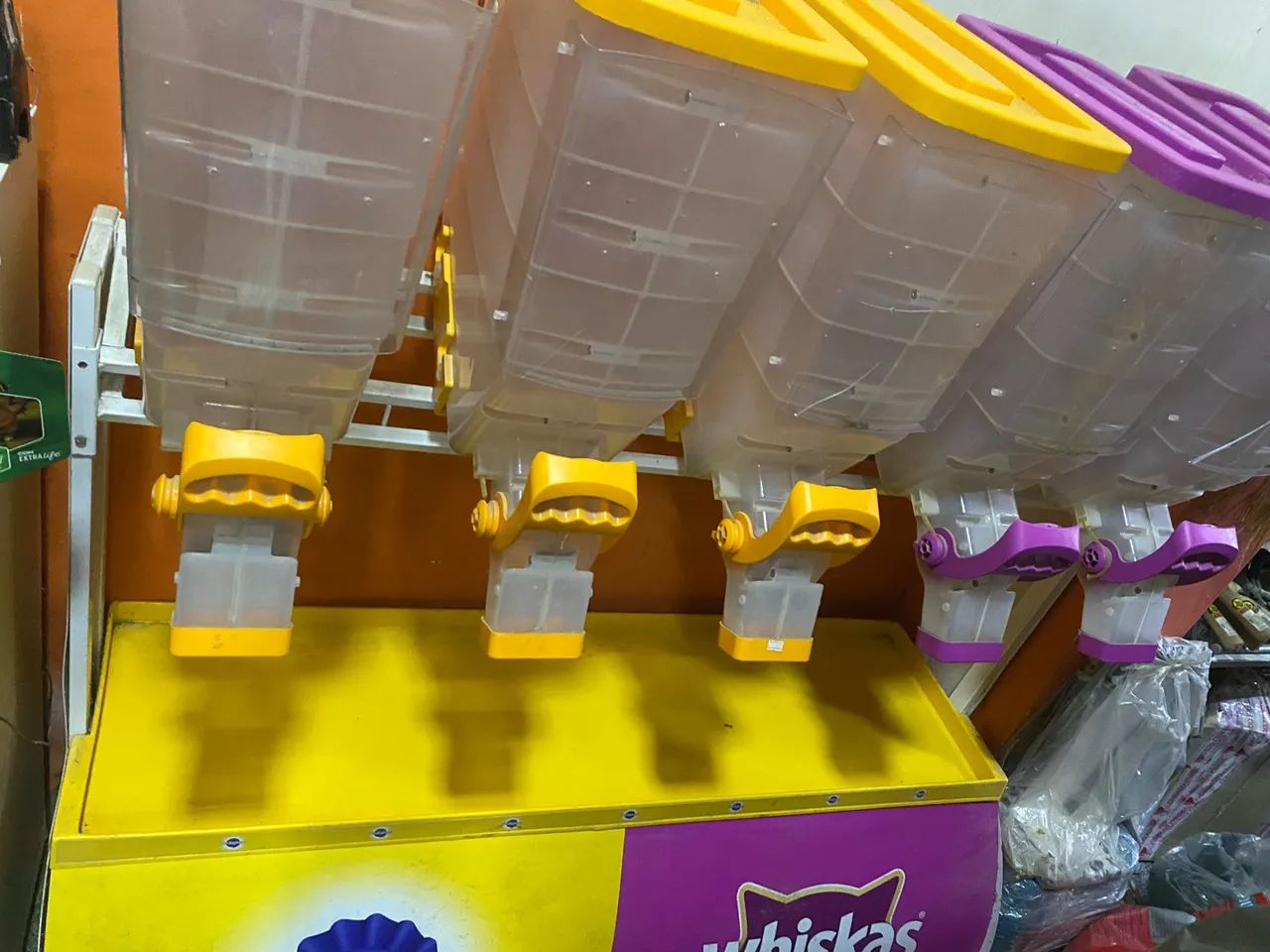 Vendo Dois Box de Ração - Foto 2