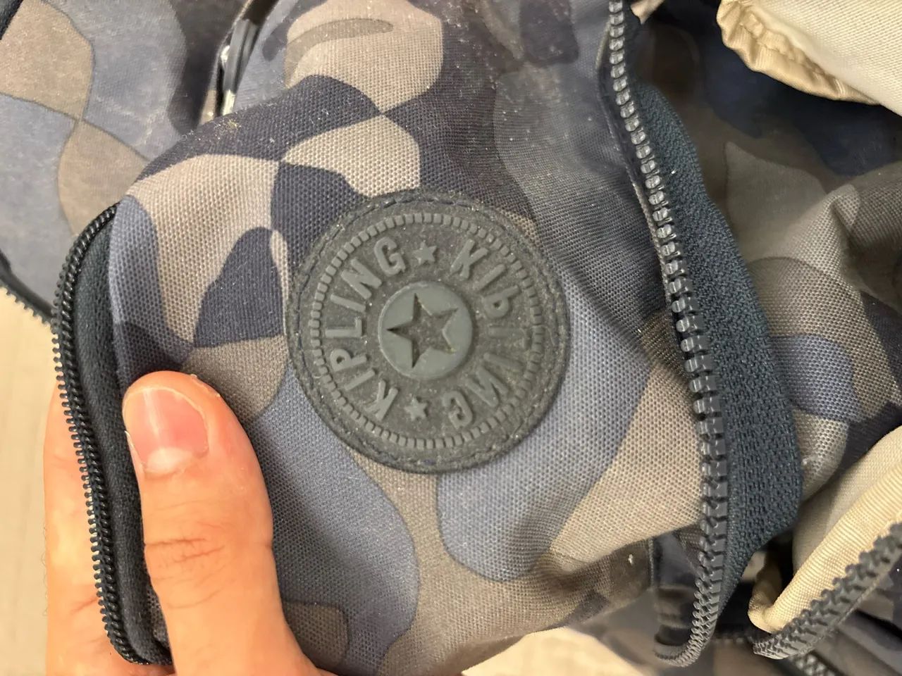 Mochila Kipling rodinha/costas - Foto 2
