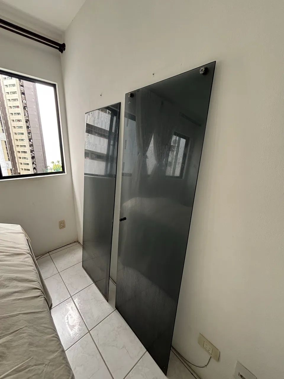 Box e prateleira de vidro temperado 