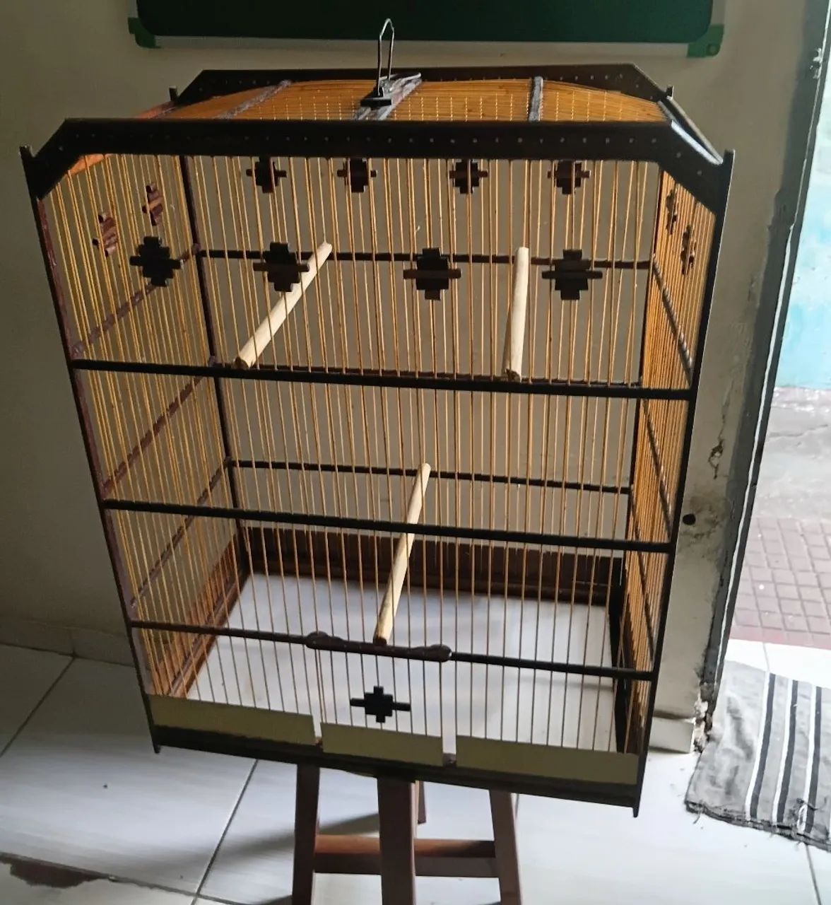 Gaiola Grande Madeira Nobre Canela 70x54x31cm  Modelo Exclusivo Pouquíssimo Uso 
