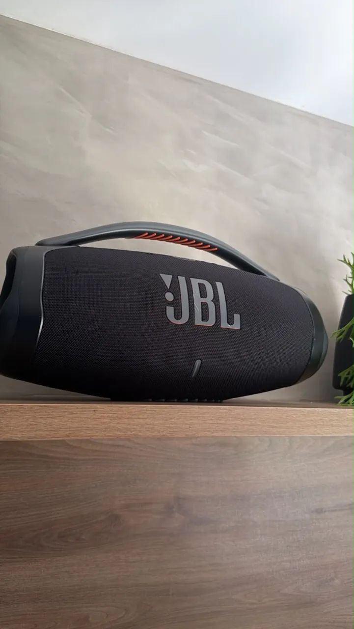 BOMBOX 3 