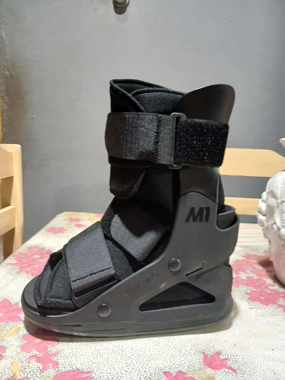 Vende uma bota ortopédica 