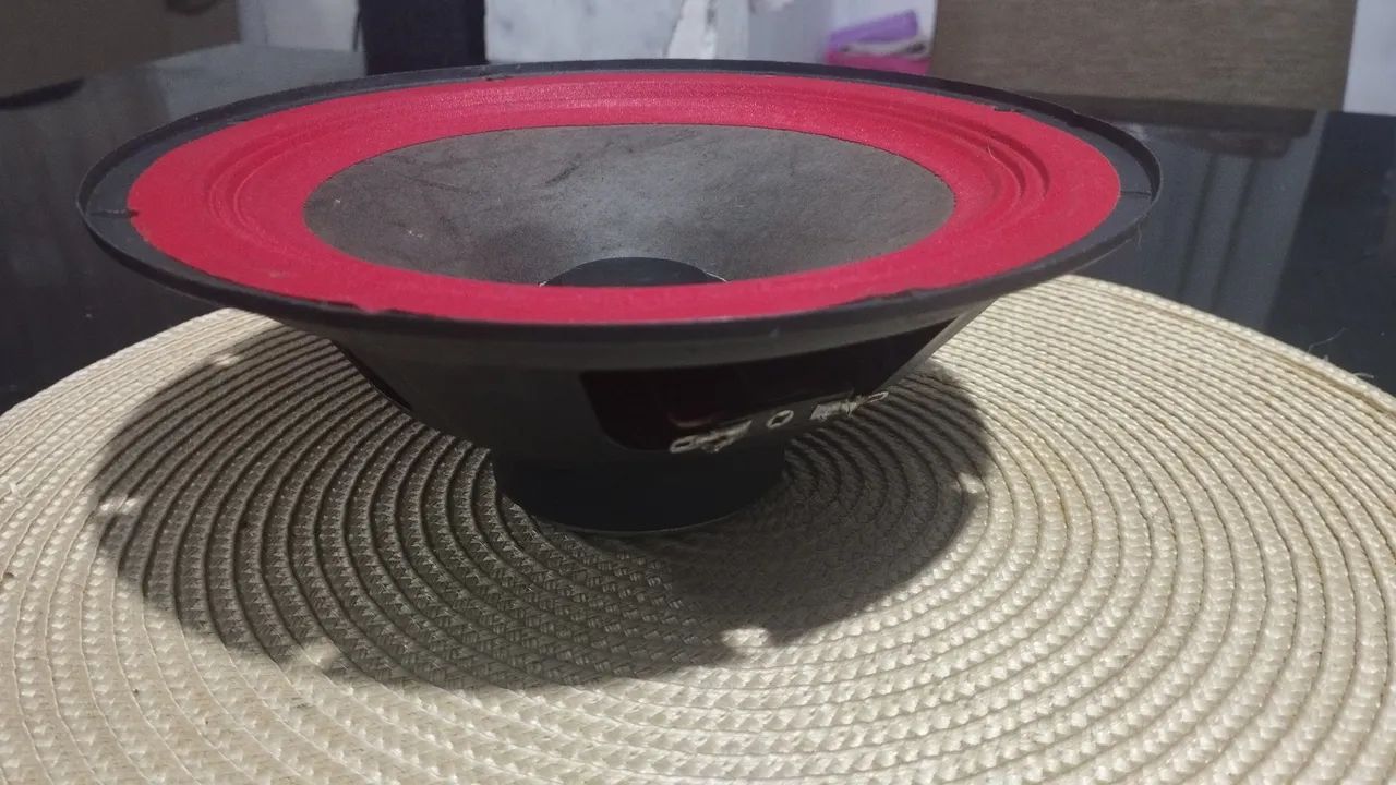 Alto-Falante Woofer 8 Polegadas 2.5 Ohms Amvox Preto e vermelho R$:100 Reais - Foto 2
