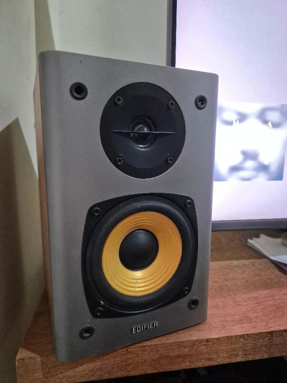 Monitor de Audio Edifier R100T4 - Foto 2