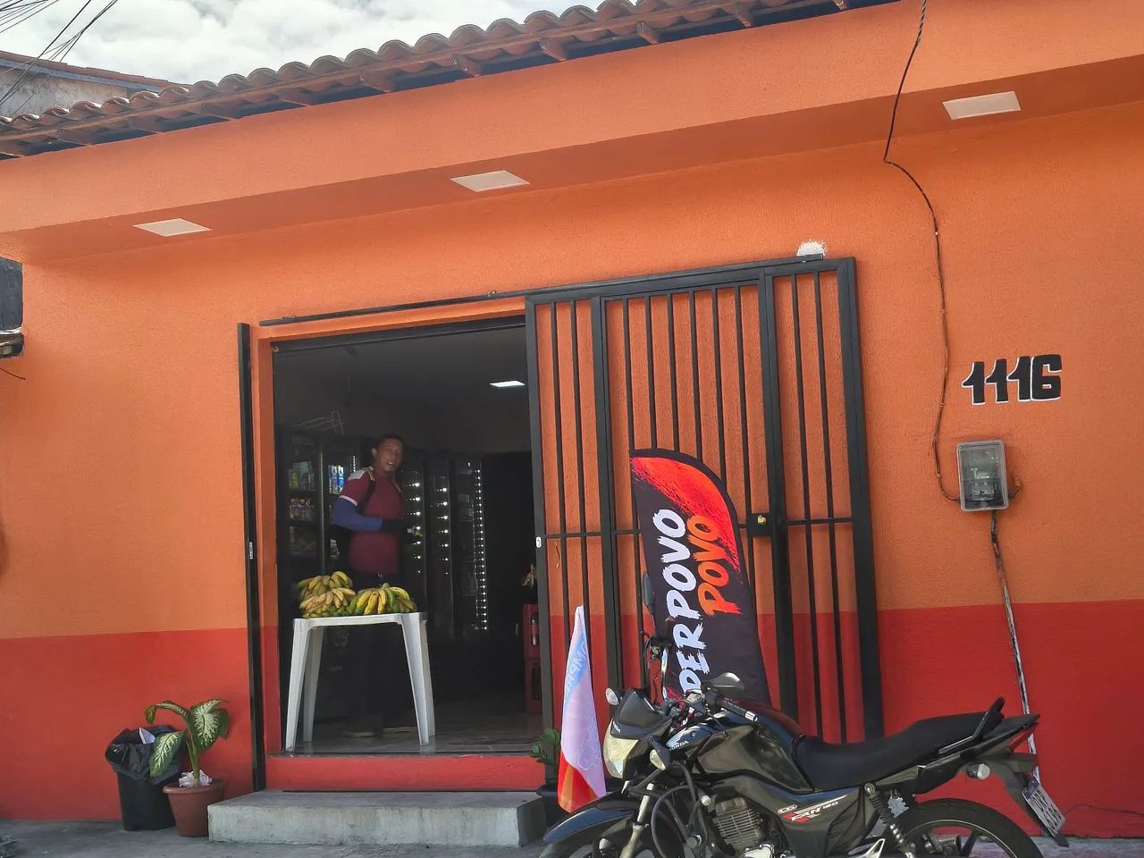 Repasse de mercadinho em pleno funcionamento 