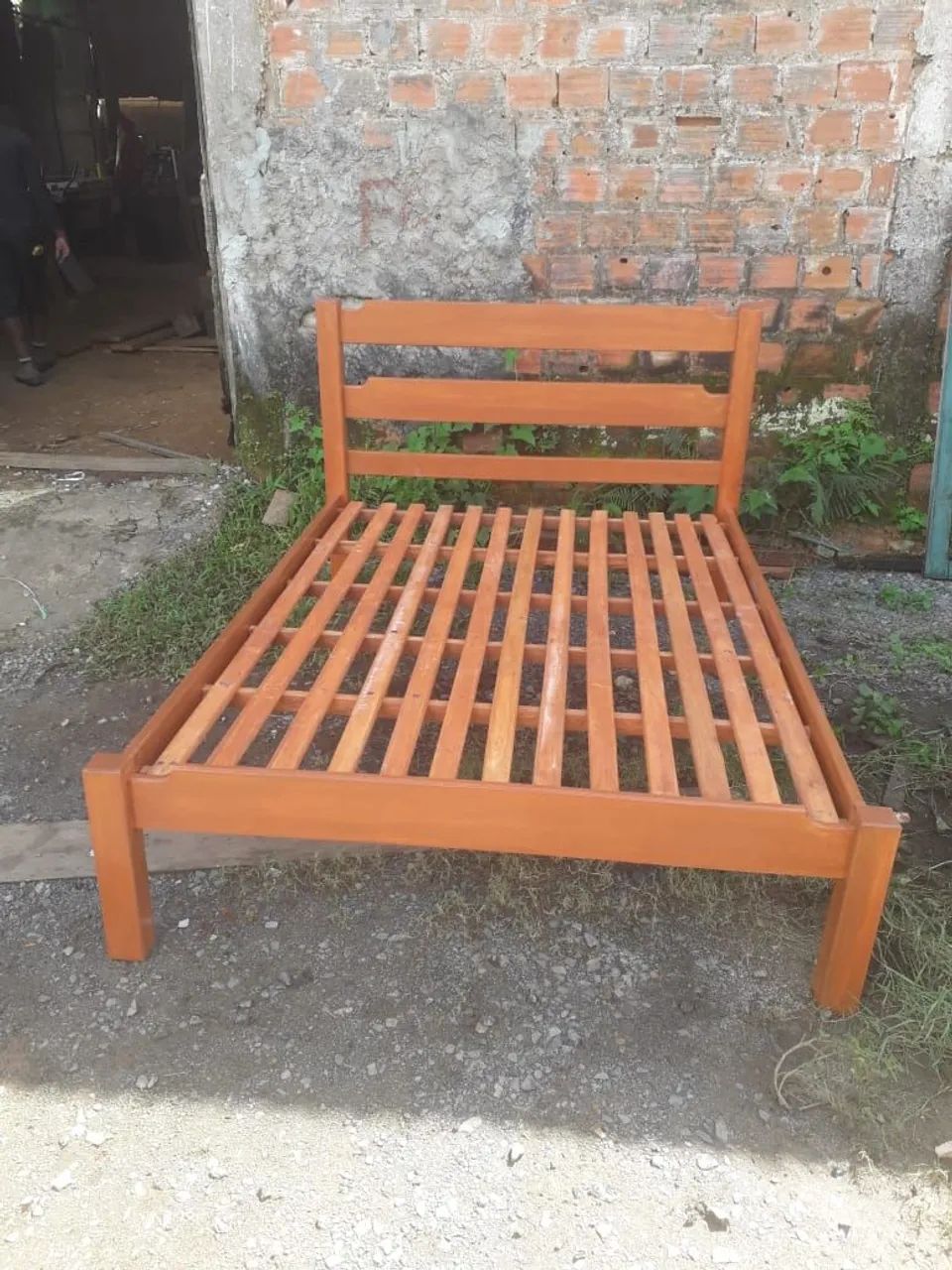 Cama de casal de madeira maciça - Foto 3