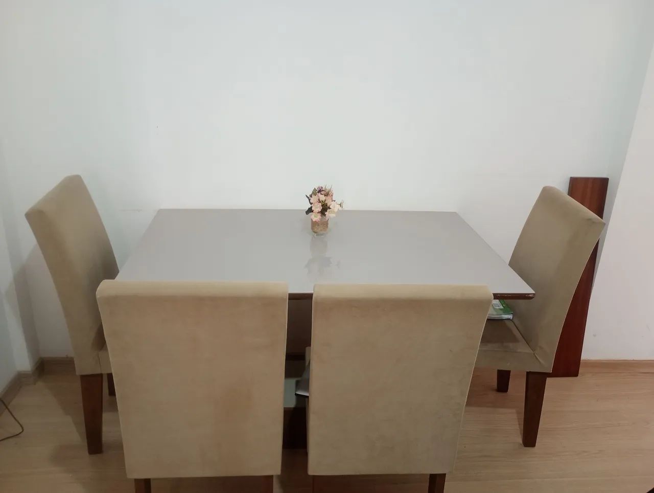 Mesa laqueada com vidro - Foto 3