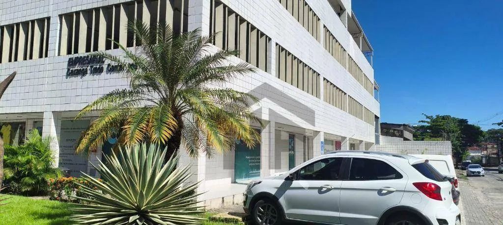 Sala Comercial de 50m² para alugar ou vender, localizada na Madalena, Recife - Pernambuco.
