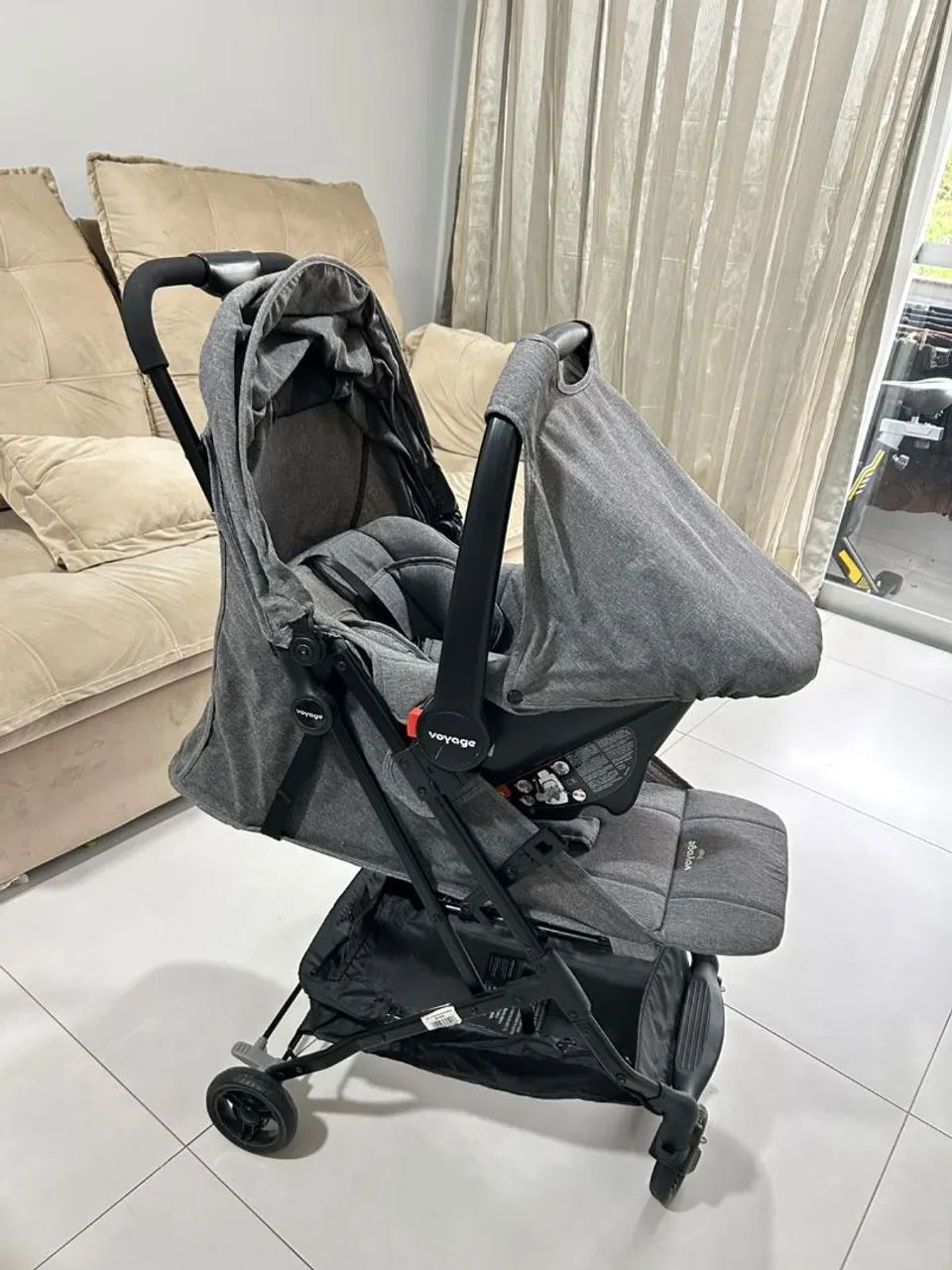 Carrinho de bebê, Bebe conforto e Base para Carro. - Foto 3