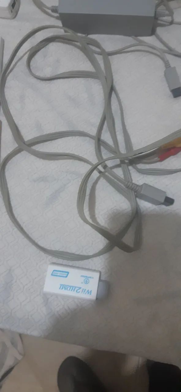Wii original com 3 joguinhos 2 controles retrocompativel com game cube - Foto 3