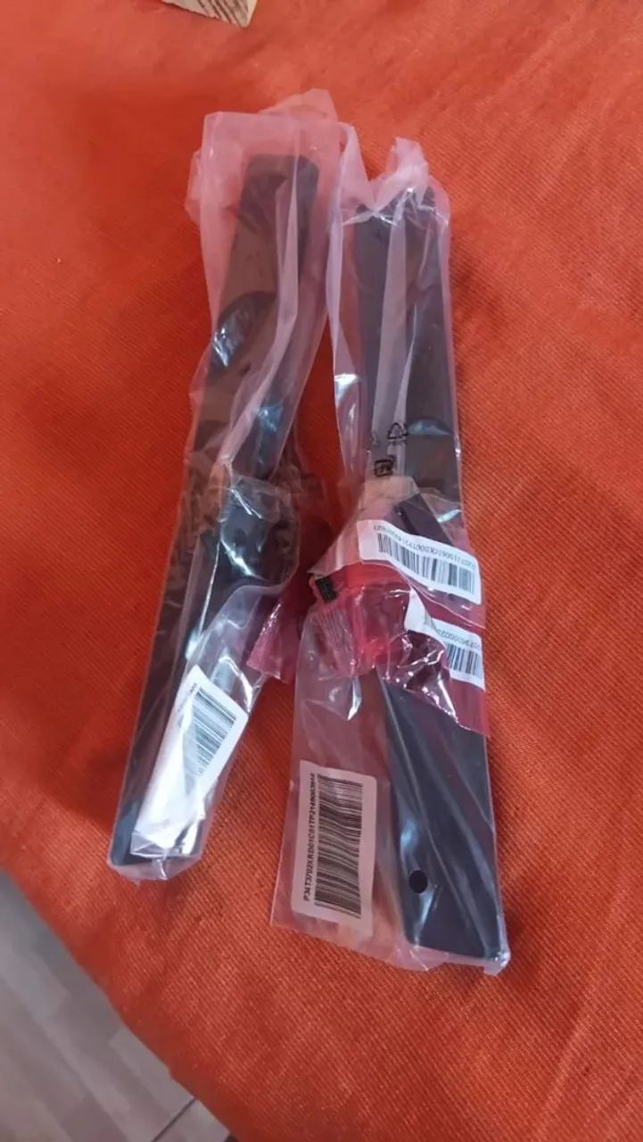 Vendo esse controle da marca Philips de pé TV 50 polegadas