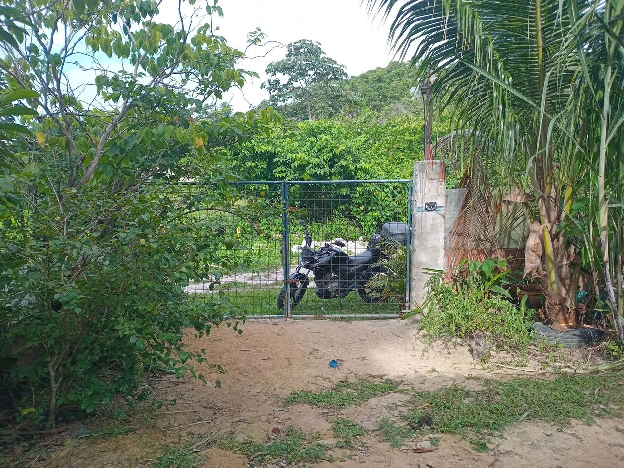 Vende-se pequena casa  com terreno  - Foto 3