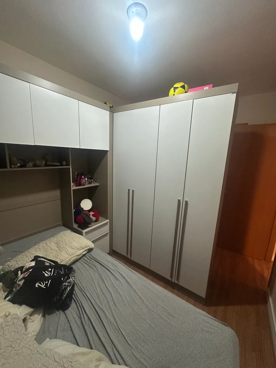 Armários e cama baú a venda 