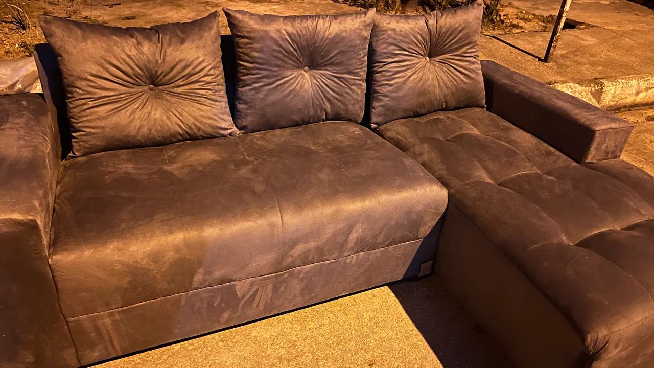 Sofá com chaise ou canto 