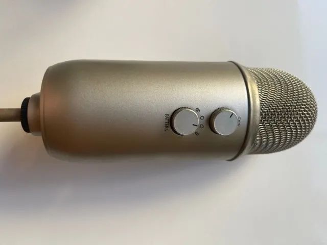 Microfone Blue Yeti Platinum Condensador Usb + Acessórios (Usado) - Foto 6