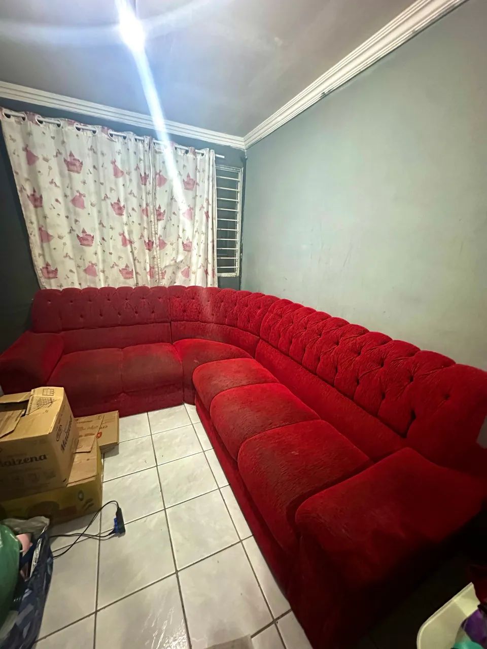Sofá em ?L? 439340750498048000