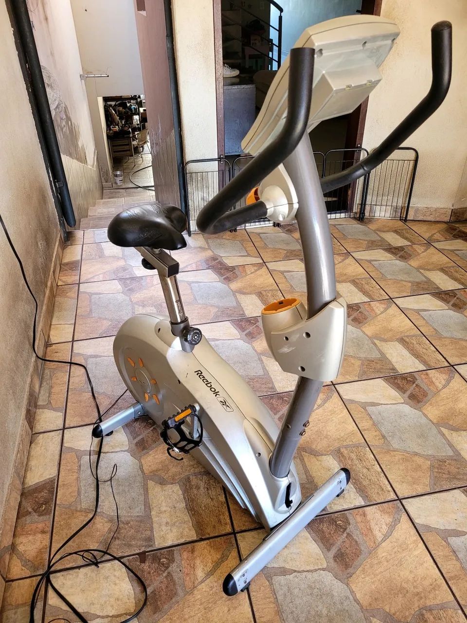 Bicicleta ergométrica reebok eletromagnética  - Foto 4