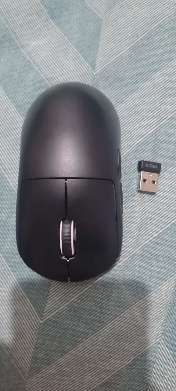 PRO X SUPERLIGHT<br>Mouse sem fio LIGHTSPEED para jogos