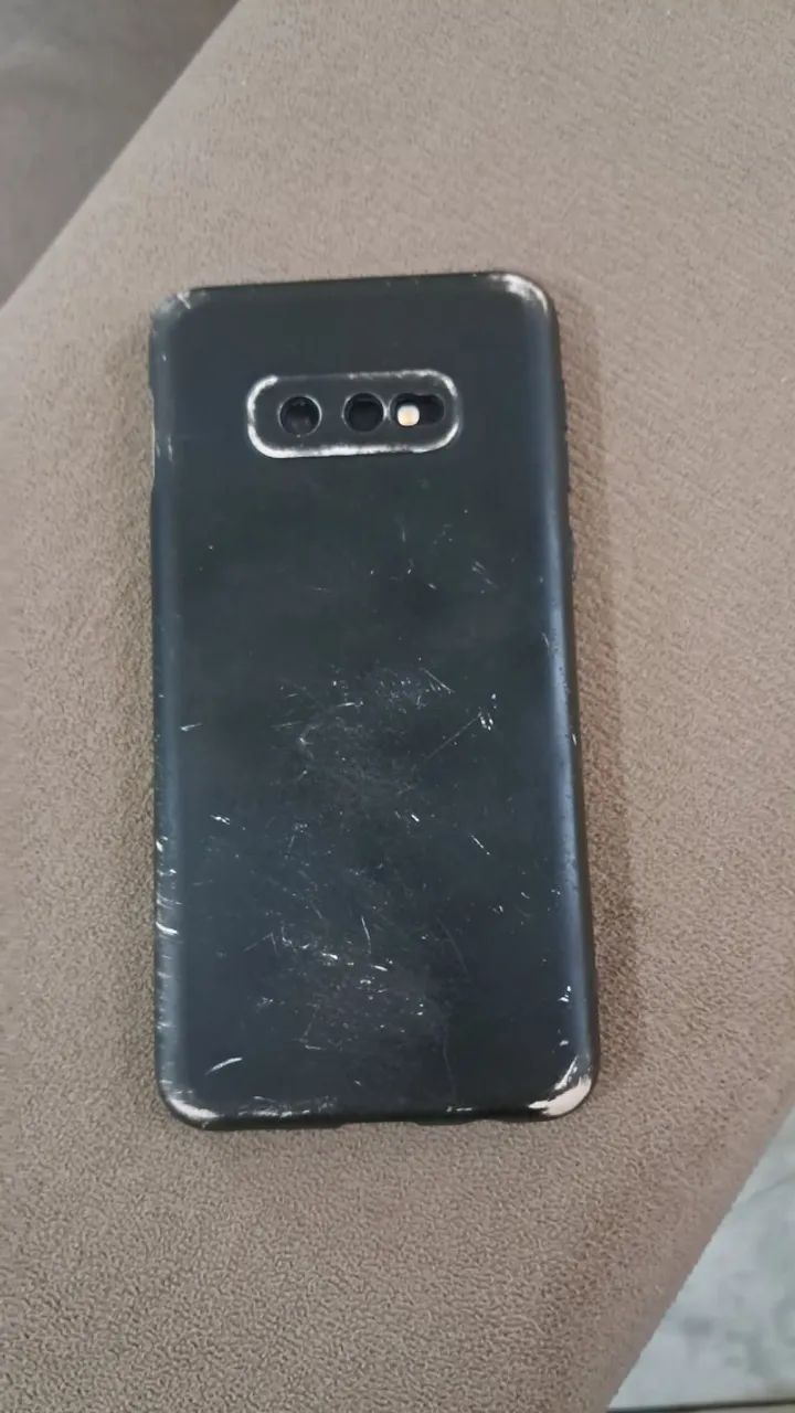 Smartphone celular Samsung Galaxy s10e 128gb - usado - Foto 3