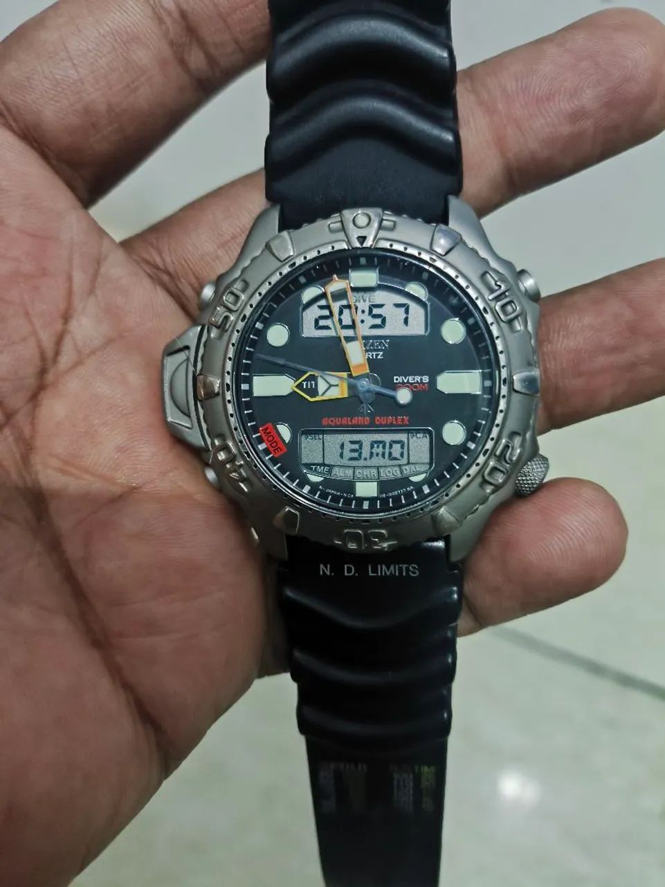 Relógio Citizen duplex titanium