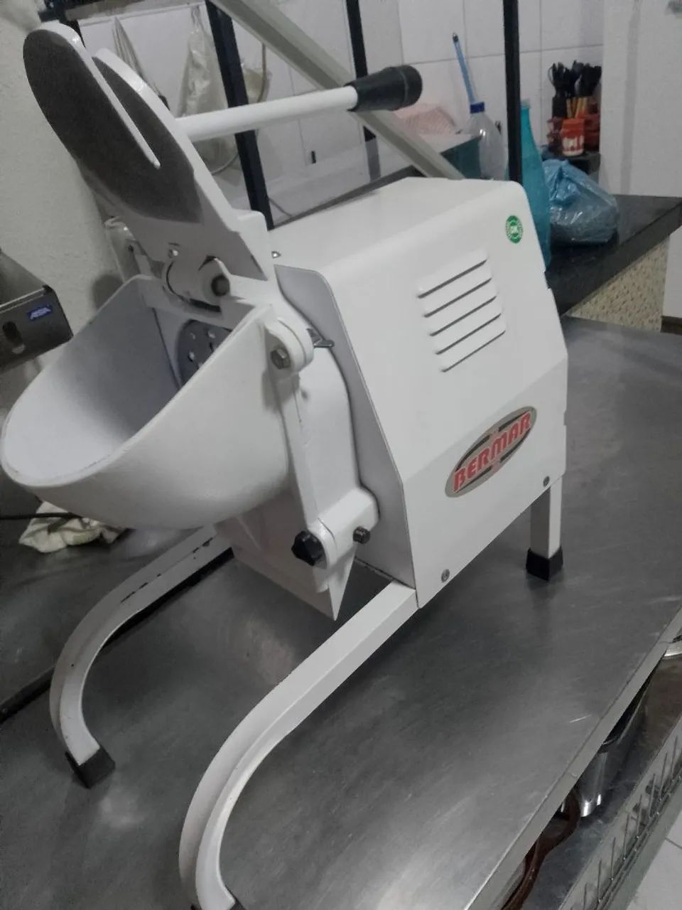 Vende se ralador de queijo e coco
