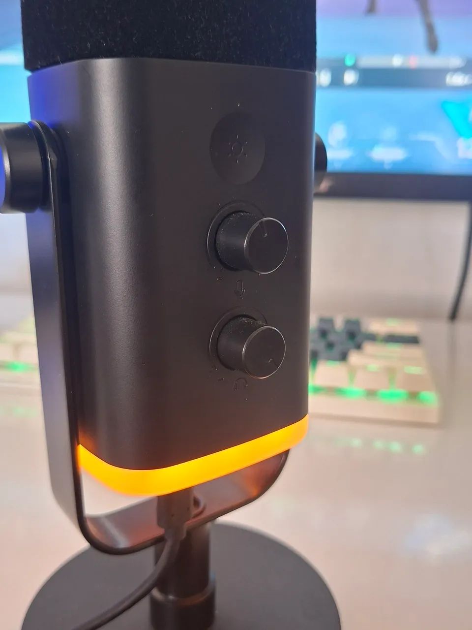 VENDO MIC E TECLADO MECÂNICO  - Foto 3