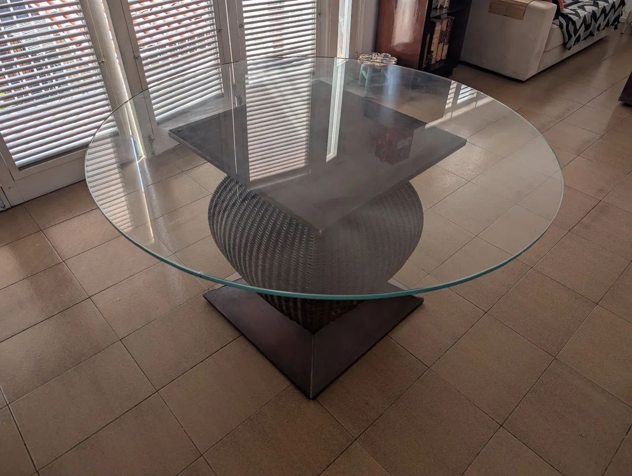 Mesa de Jantar em vidro e madeira 