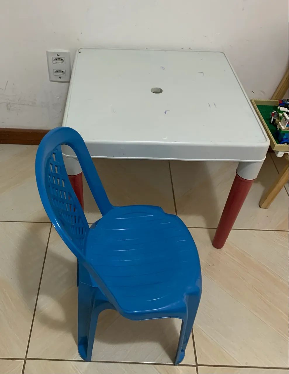 Mesa com cadeira plástica infantil  - Foto 3