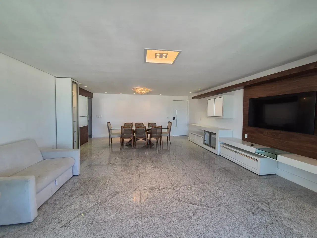 174m² COM 5 SUÍTES, 3 VAGAS E ANDAR ALTO - Foto 3