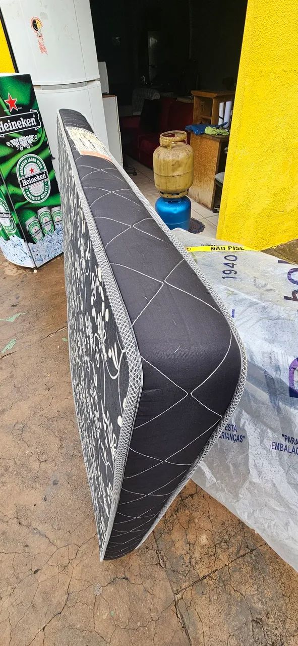 colchao casal espuma D20 bem conservado ENTREGA GRÁTIS  - Foto 3