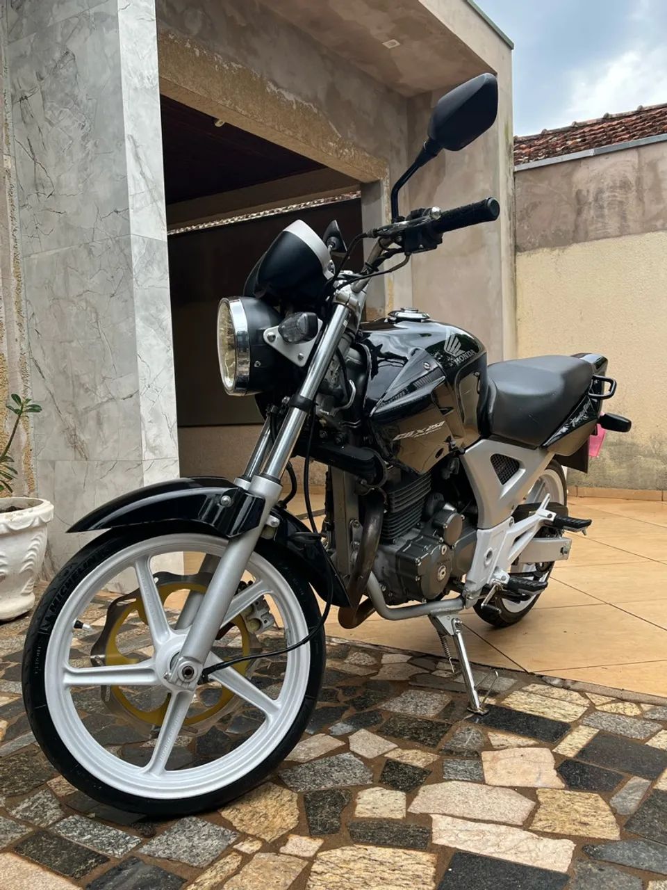 Cbx Twister 250cc - Foto 3