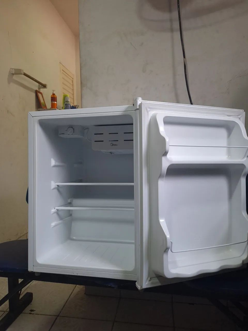 Frigobar semi-novo 71 Litros - Foto 4