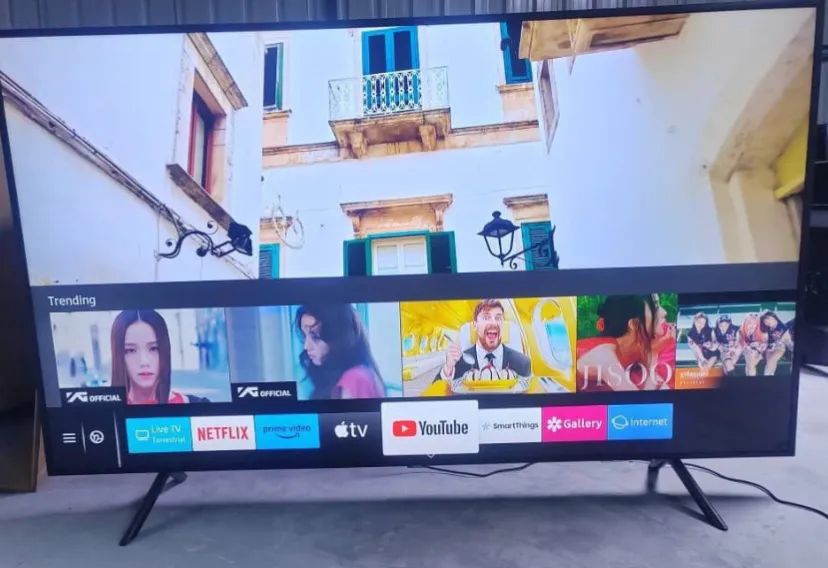Smart tv Samsung nova 43pol 4k tela infinita 