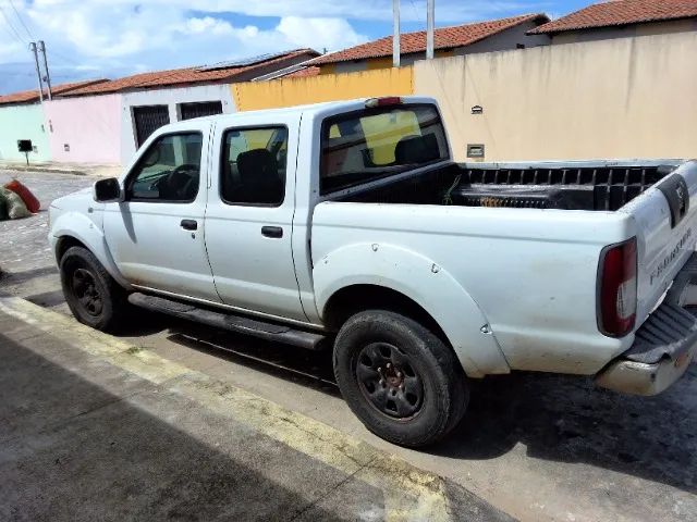 Nissan Frontier Frontier XE/ XE TIT. CD 4x2 2.8 TDI Dies 2002