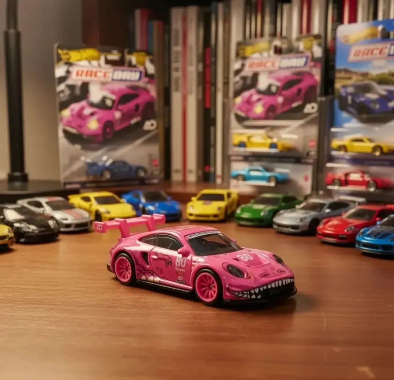 Hot Wheels premium Porsche 911 Gt3 R Roxy Chase 2024 Rosa