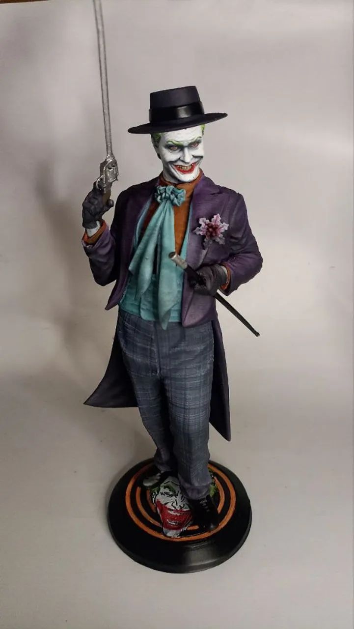 Escultura 3D Coringa (Joker) Clássico - Aproximadamente 30 cm