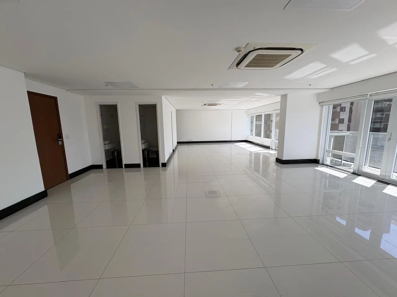 Sala comercial na Alameda Madeira, 162 - 704  100 m² - Foto 4