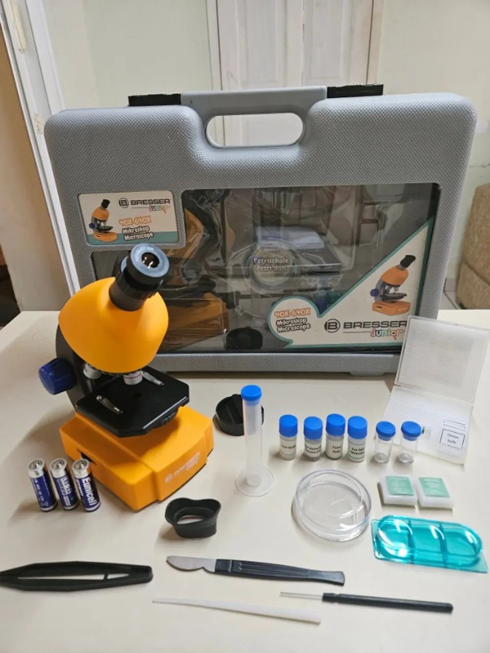 Microscópio Bresser Júnior 40x-640x