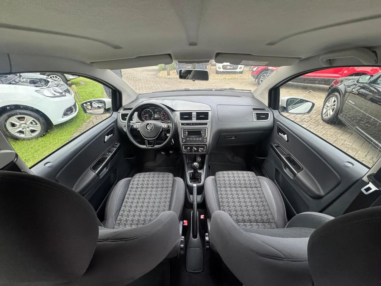 Volkswagen Fox Comfortline 1.0 Flex 12V 5P 2017 - Foto 3