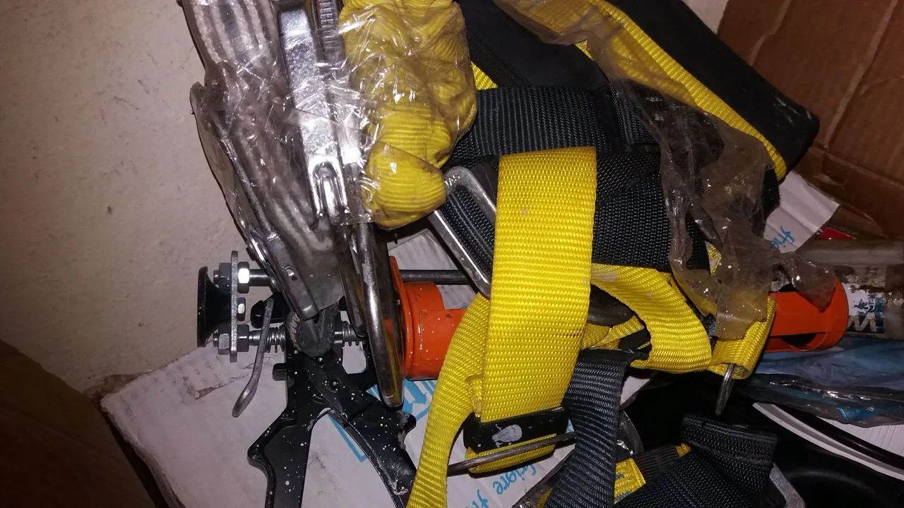 03 cintos de segurança, usados praticamente novos muito pouco uso - Foto 4