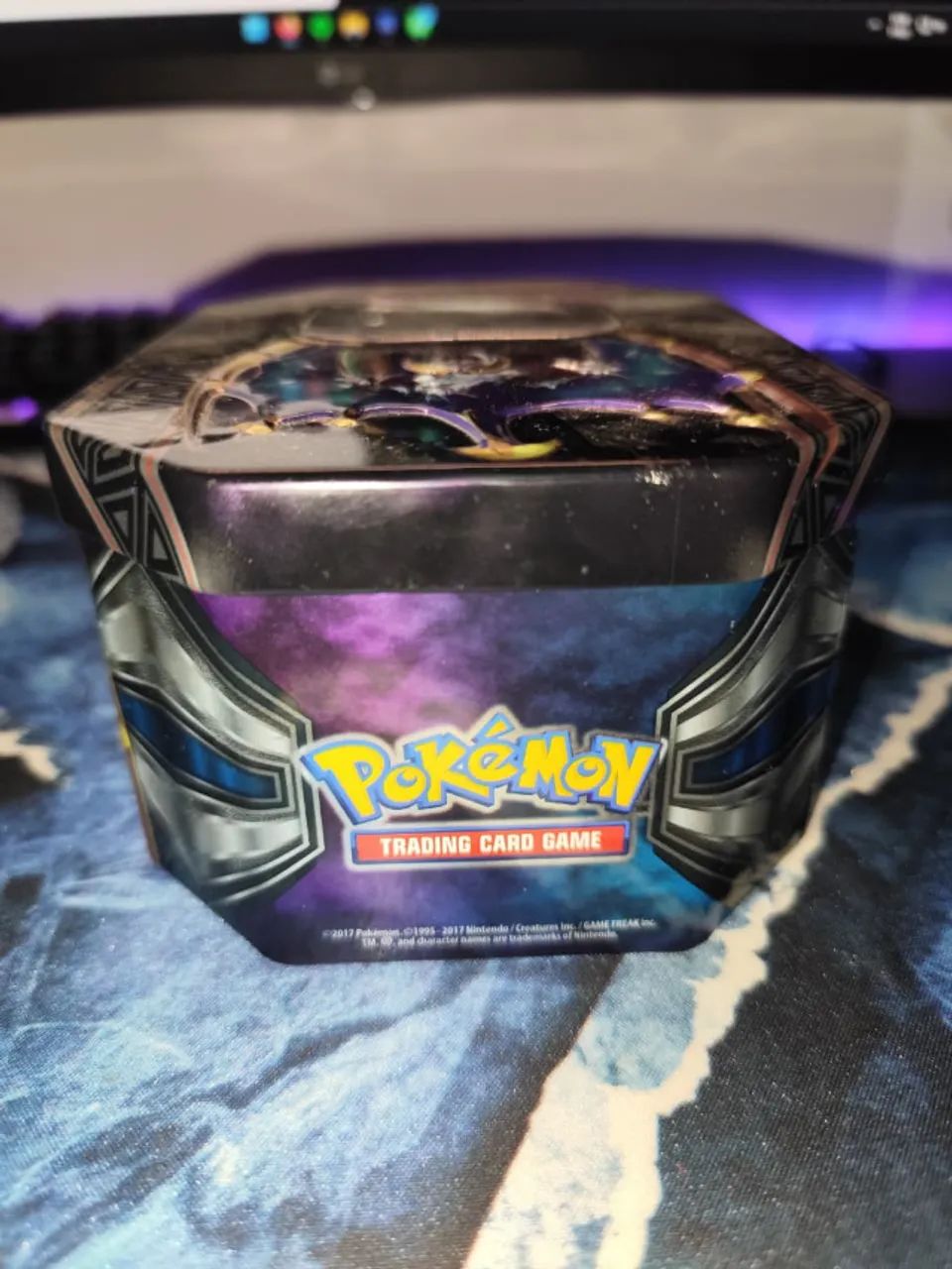 Lunala GX + Lata de metal - Um poder Lendario - Foto 4