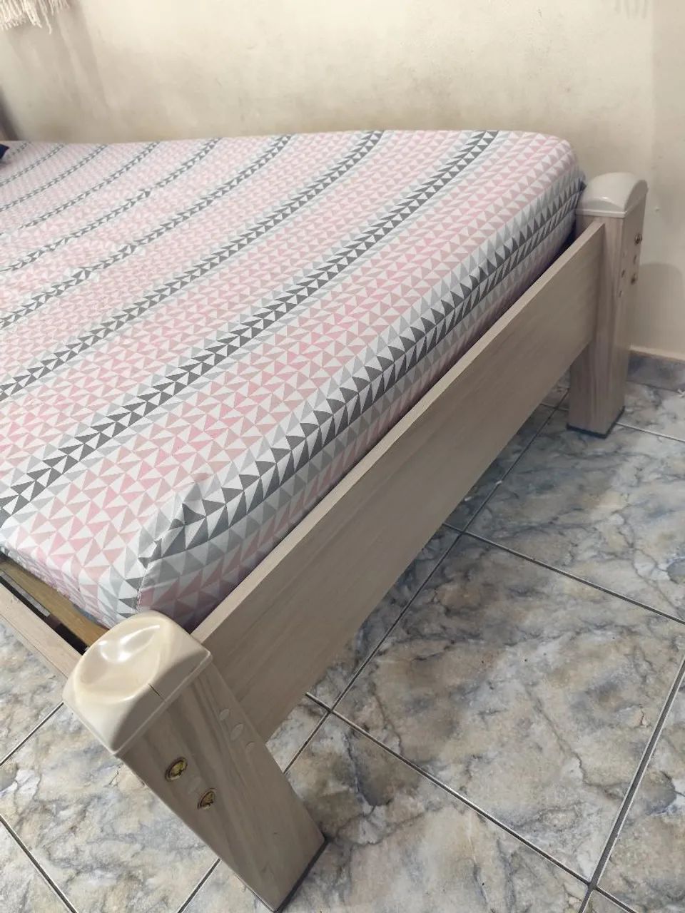Vende - de cama de solteiro com colchao  - Foto 5
