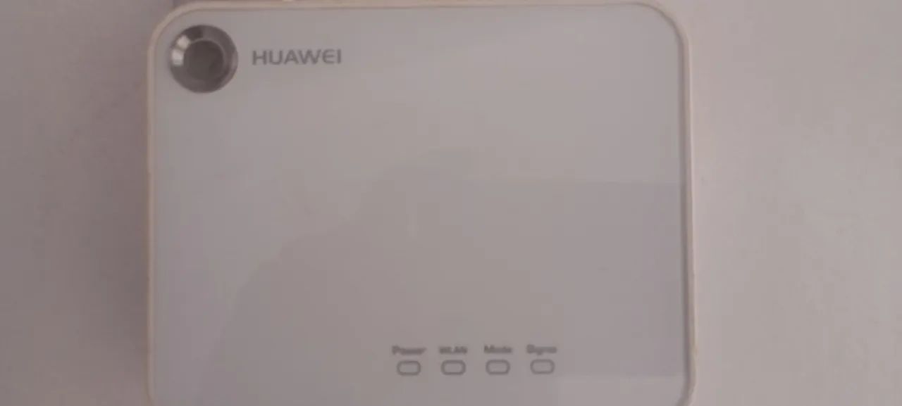 Modem/ roteador Huawei D100
