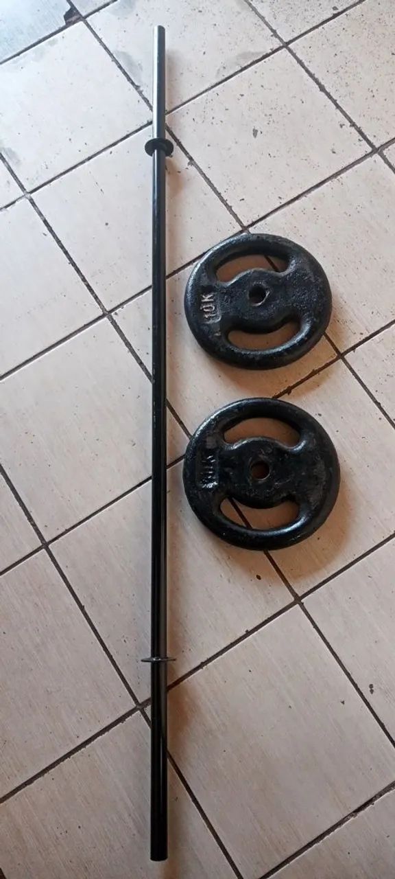 Barra com duas anilhas de 10 kilos  - Foto 2