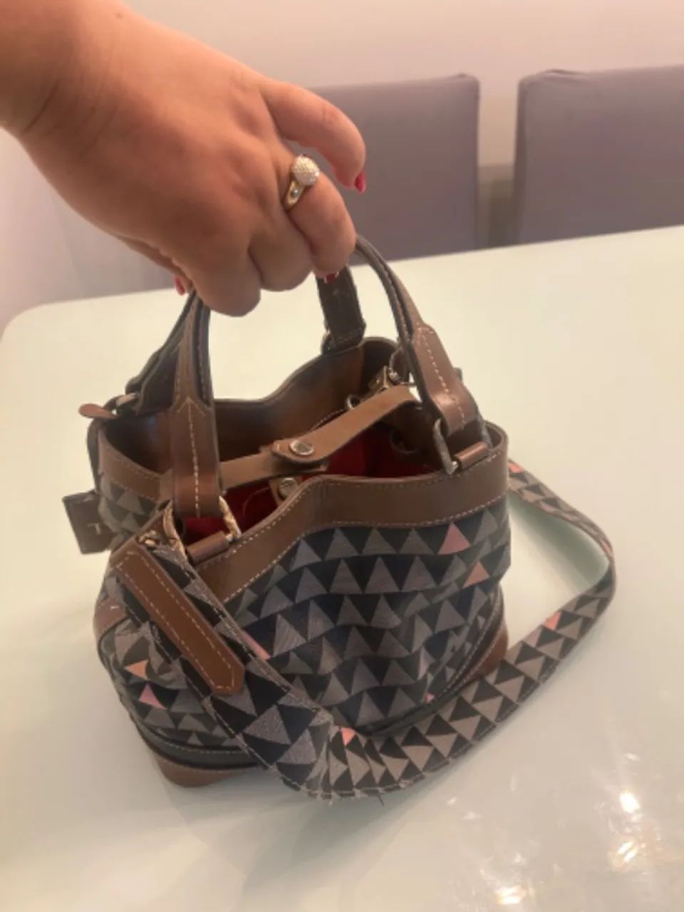 Bolsa e carteira da marca schutz 