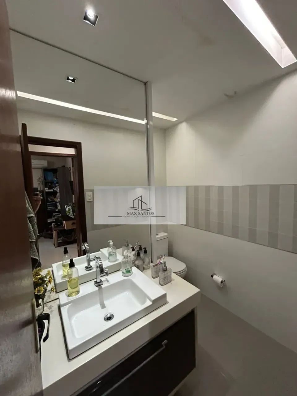 Ampla casa com 4 quartos sendo 1 suíte master com closet, área gourmet e piscina - Foto 5